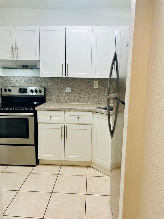 Recently Sold: $218,990 (2 beds, 1 baths, 801 Square Feet)