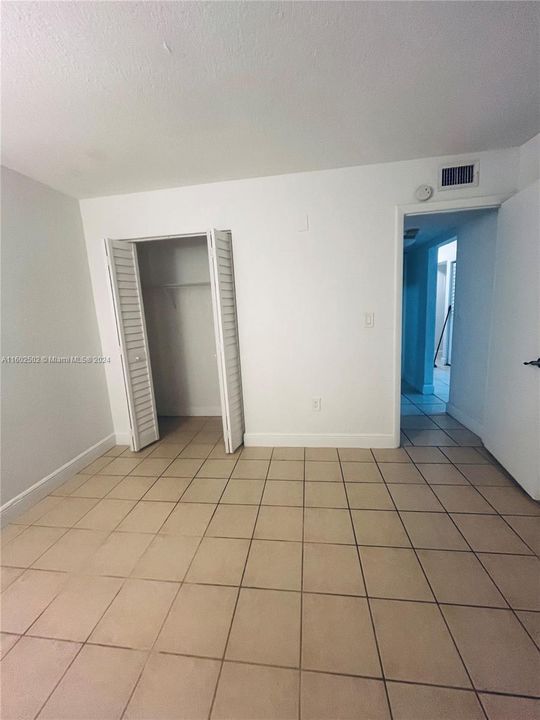 Vendido Recientemente: $218,990 (2 camas, 1 baños, 801 Pies cuadrados)