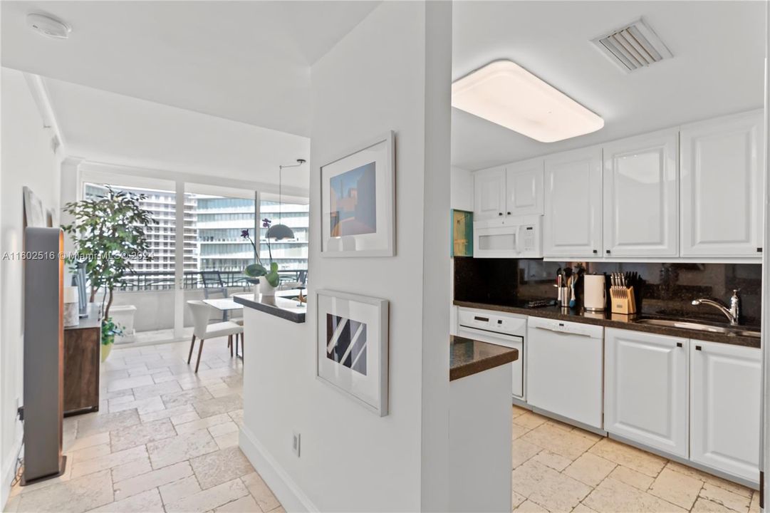 For Sale: $1,990,000 (2 beds, 2 baths, 1530 Square Feet)