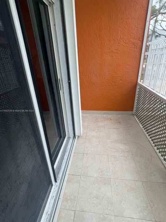 Recently Rented: $2,500 (2 beds, 2 baths, 840 Square Feet)