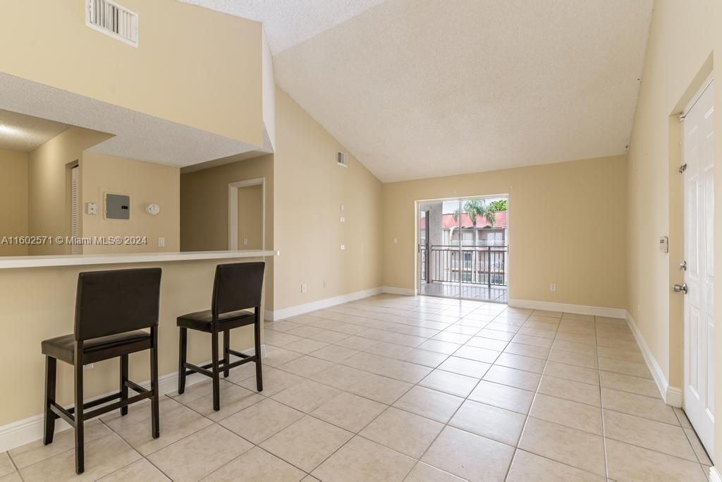 Recently Sold: $284,999 (2 beds, 2 baths, 1106 Square Feet)