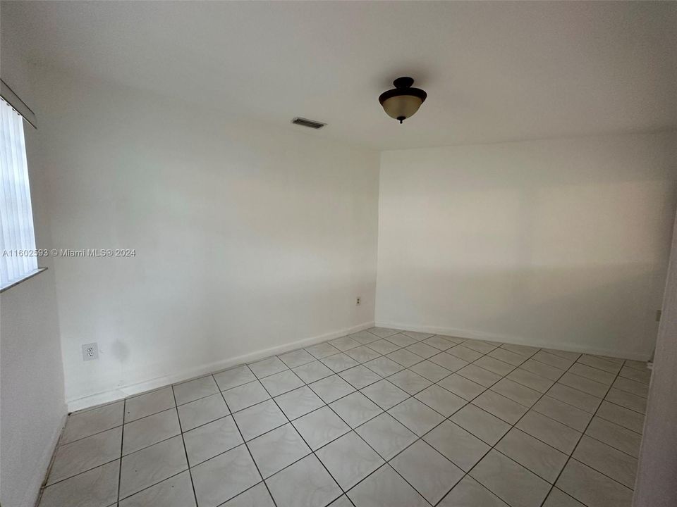 For Rent: $3,300 (3 beds, 2 baths, 1895 Square Feet)