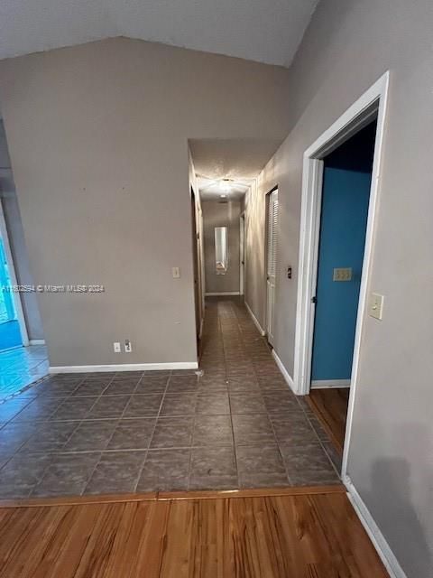 Recently Sold: $375,000 (2 beds, 2 baths, 1078 Square Feet)