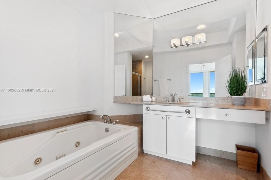 Active With Contract: $5,100 (1 beds, 1 baths, 1160 Square Feet)