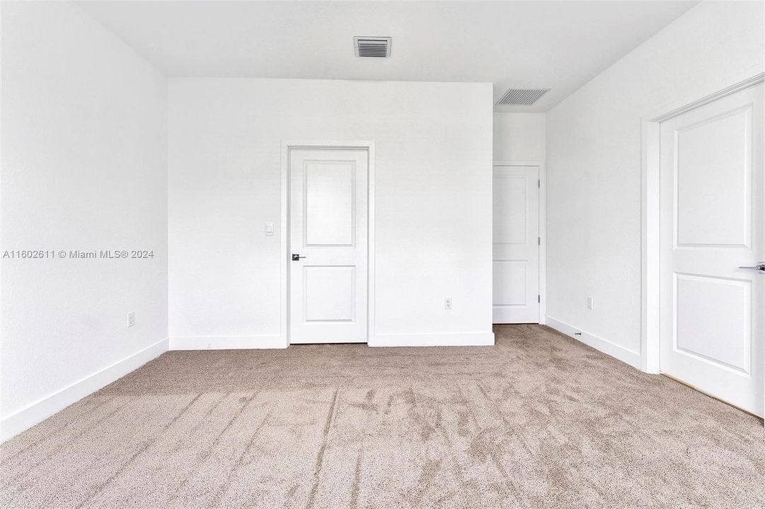 Active With Contract: $4,000 (3 beds, 2 baths, 1738 Square Feet)