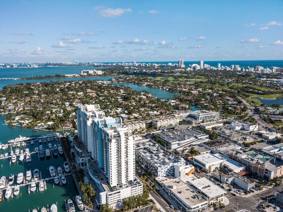 For Sale: $1,525,000 (2 beds, 2 baths, 1270 Square Feet)