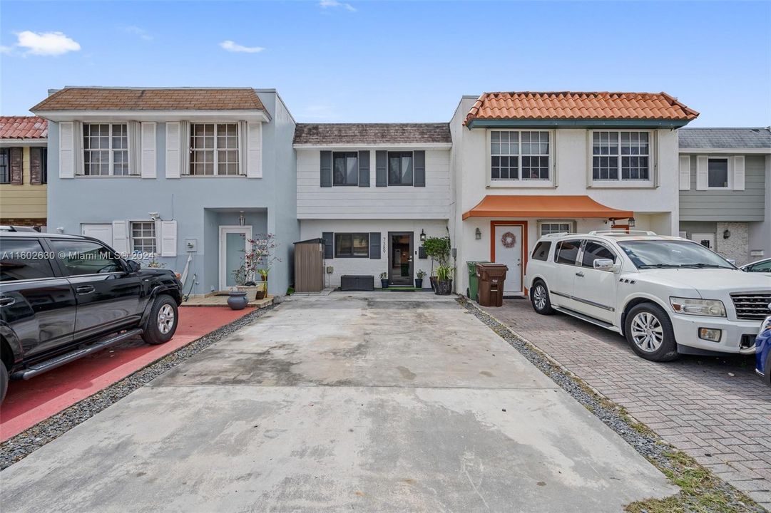 For Sale: $497,000 (2 beds, 2 baths, 1314 Square Feet)