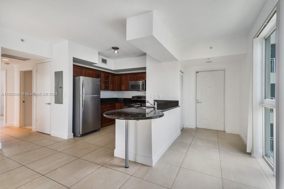 For Sale: $435,000 (2 beds, 2 baths, 1156 Square Feet)