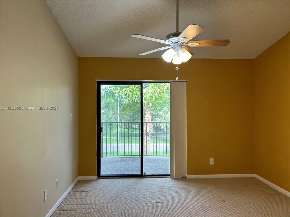 For Rent: $1,890 (1 beds, 1 baths, 841 Square Feet)