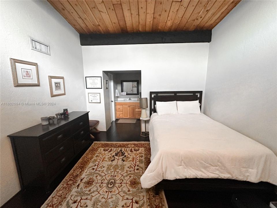 For Sale: $495,000 (3 beds, 2 baths, 1693 Square Feet)