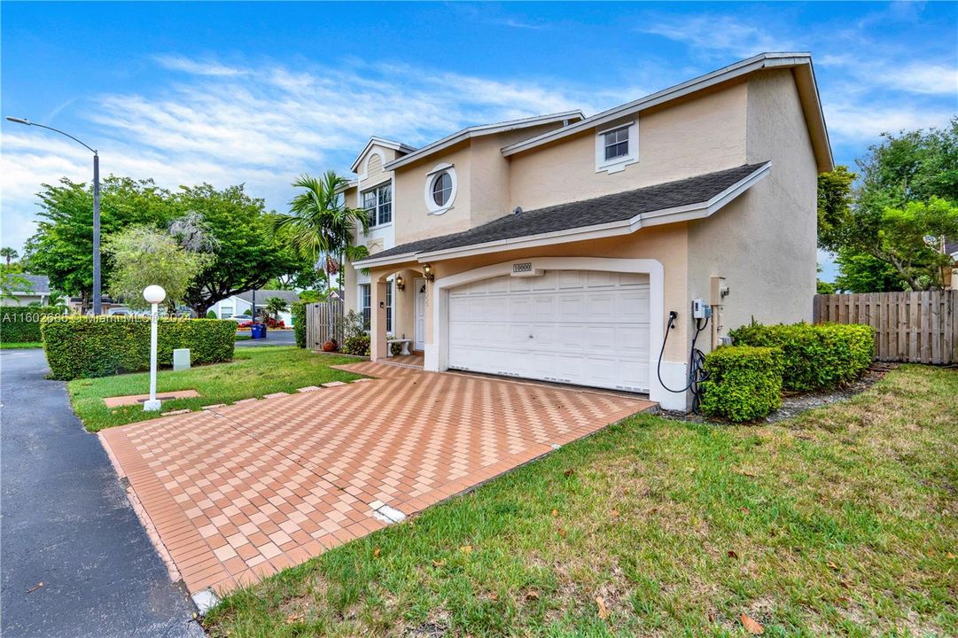 Recently Sold: $770,000 (4 beds, 2 baths, 1861 Square Feet)