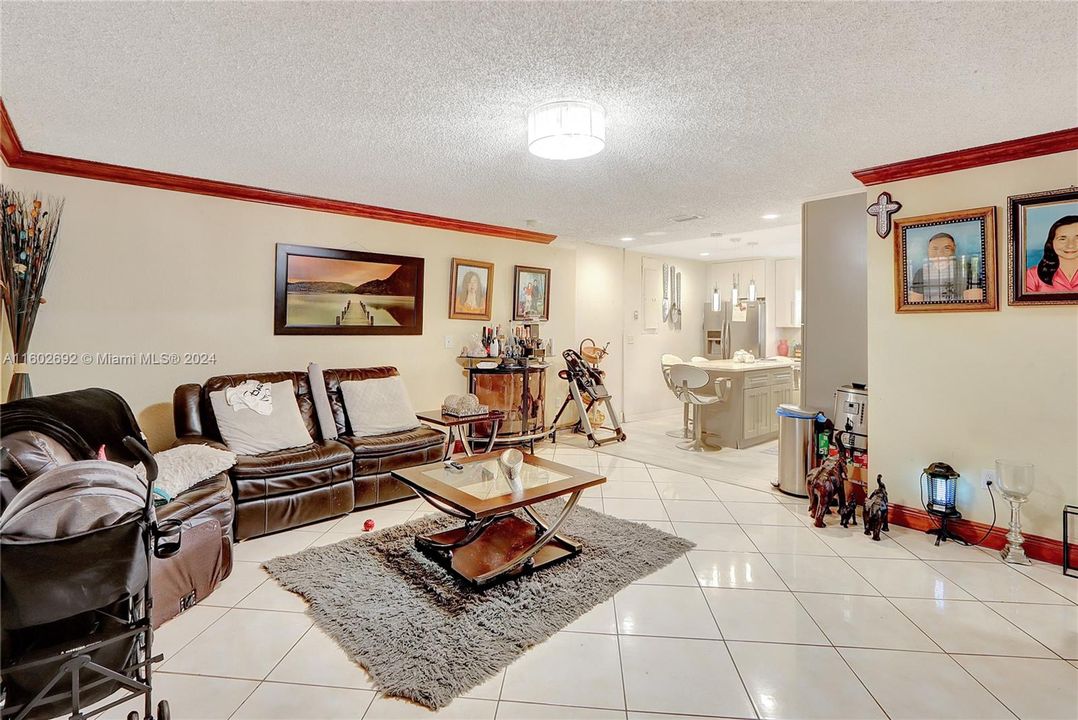 5th unit 3/2 with washer and dryer , owner unit.