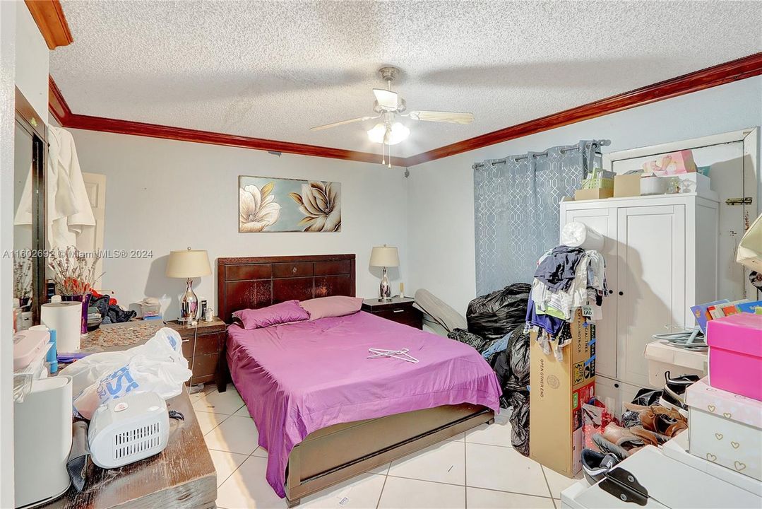 5th uni3/2 with washer and dryer , owner unit.t