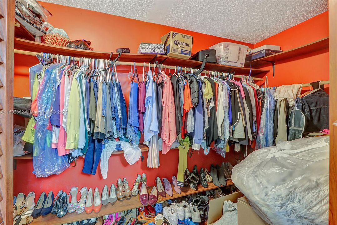 5th Unit 3/2 with washer and dryer , owner unit.