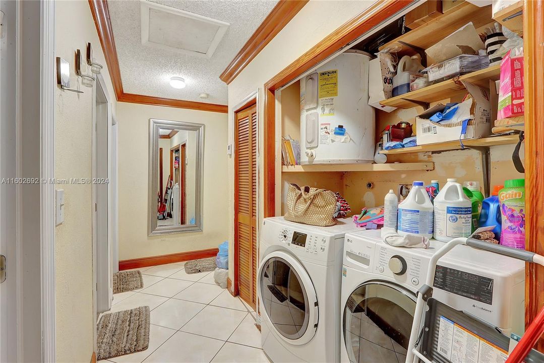 5th unit 3/2 with washer and dryer , owner unit.