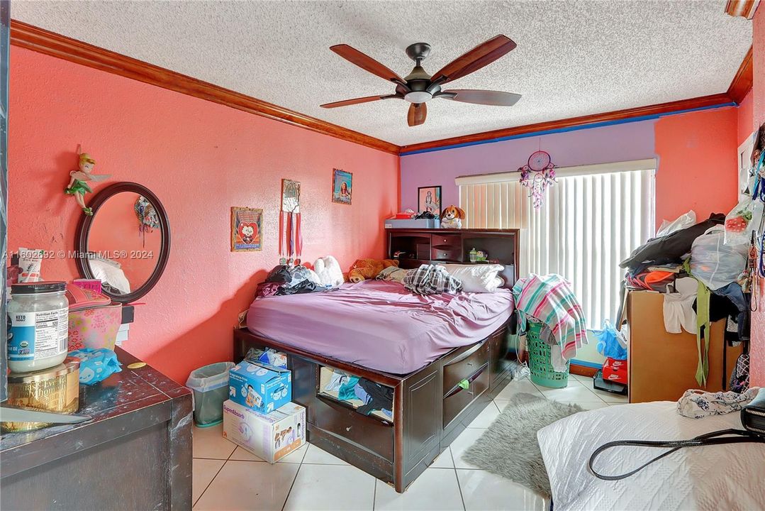 5th unit  3/2 with washer and dryer , owner unit.