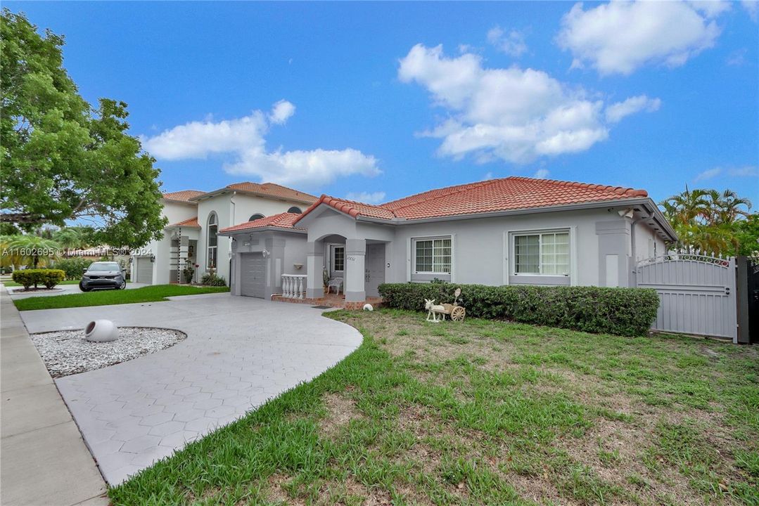 For Sale: $775,000 (3 beds, 2 baths, 2035 Square Feet)