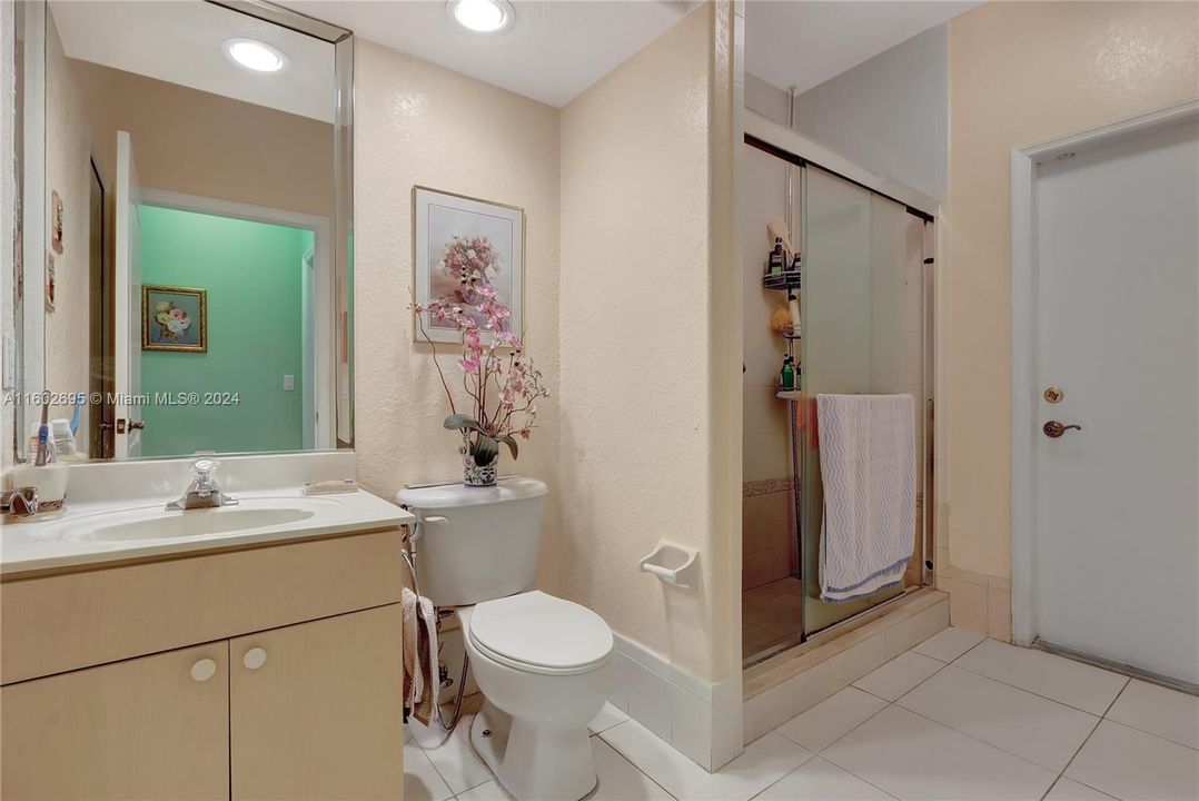 2nd bathroom