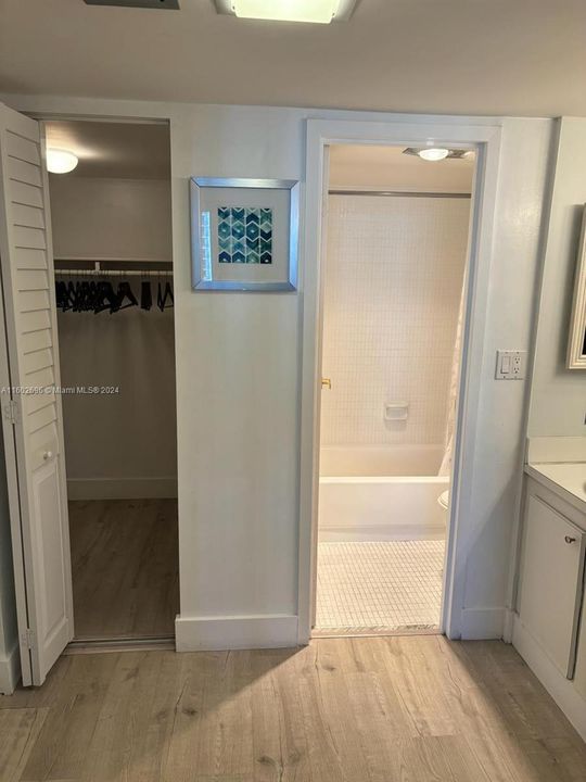 Active With Contract: $3,450 (2 beds, 2 baths, 1357 Square Feet)