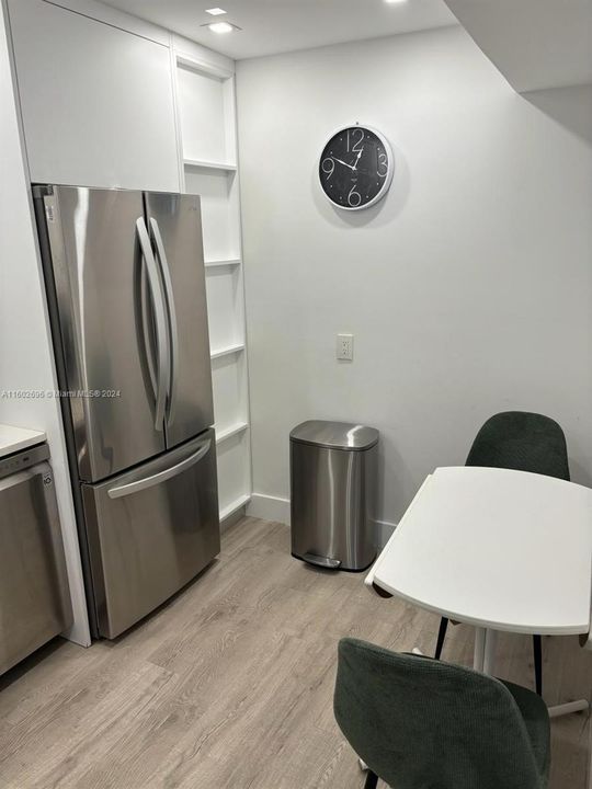 Active With Contract: $3,450 (2 beds, 2 baths, 1357 Square Feet)