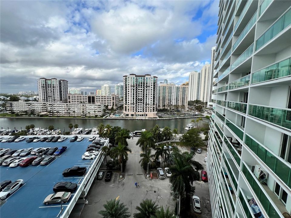 Active With Contract: $3,450 (2 beds, 2 baths, 1357 Square Feet)