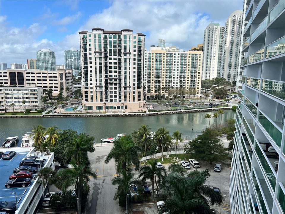 Active With Contract: $3,450 (2 beds, 2 baths, 1357 Square Feet)