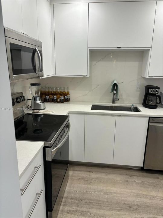 Active With Contract: $3,450 (2 beds, 2 baths, 1357 Square Feet)