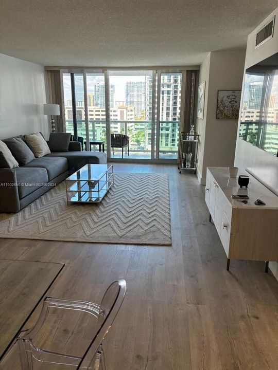 Active With Contract: $3,450 (2 beds, 2 baths, 1357 Square Feet)