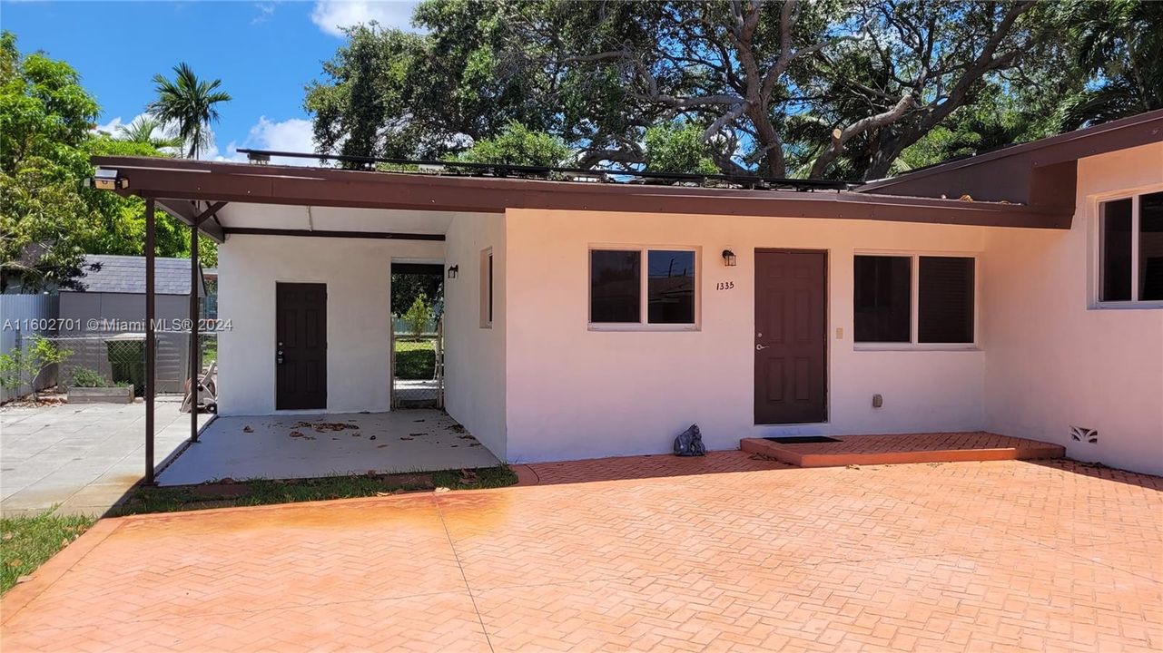 Active With Contract: $3,400 (3 beds, 2 baths, 1257 Square Feet)