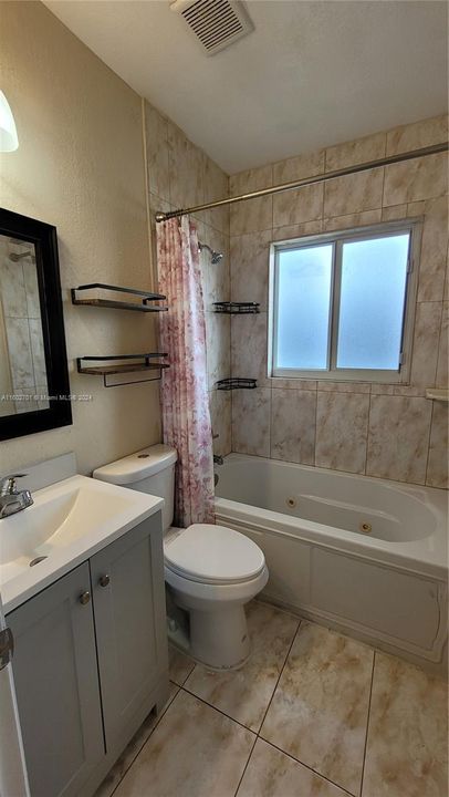 Active With Contract: $3,400 (3 beds, 2 baths, 1257 Square Feet)