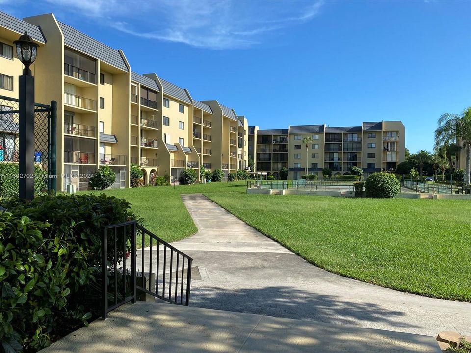 Recently Sold: $159,000 (1 beds, 1 baths, 781 Square Feet)