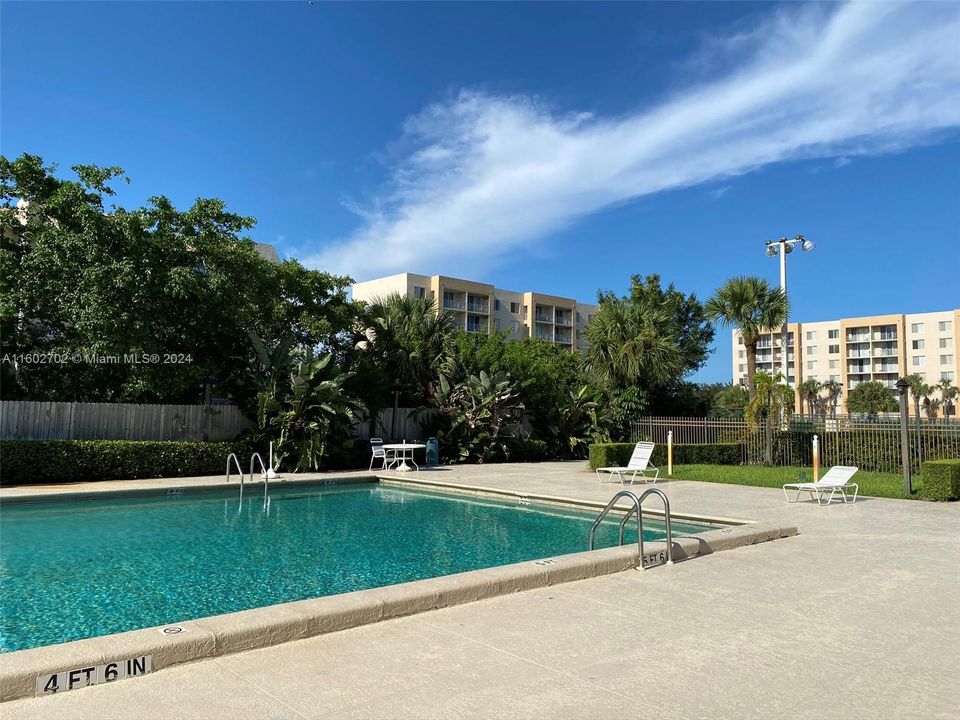 Recently Sold: $159,000 (1 beds, 1 baths, 781 Square Feet)