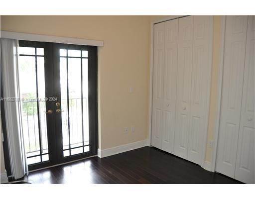 For Rent: $5,300 (4 beds, 3 baths, 1884 Square Feet)