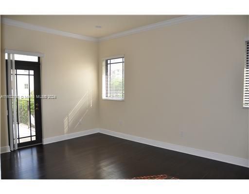 For Rent: $5,300 (4 beds, 3 baths, 1884 Square Feet)