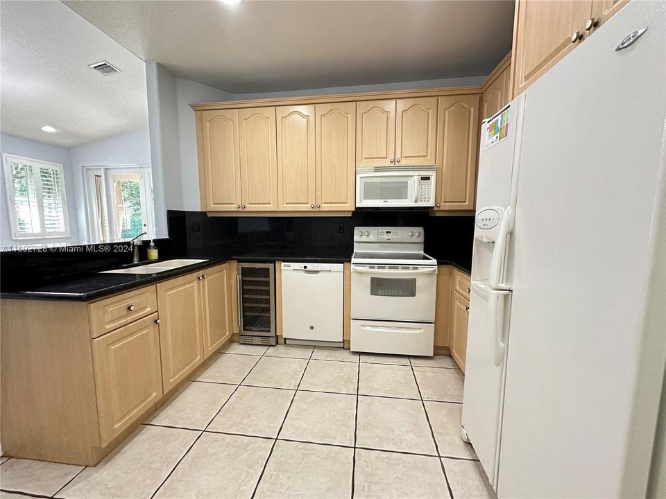 For Rent: $5,800 (4 beds, 2 baths, 2154 Square Feet)