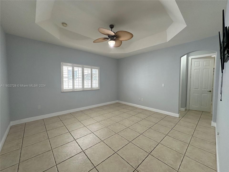 For Rent: $5,800 (4 beds, 2 baths, 2154 Square Feet)