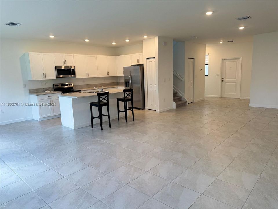 For Rent: $3,750 (4 beds, 2 baths, 2974 Square Feet)