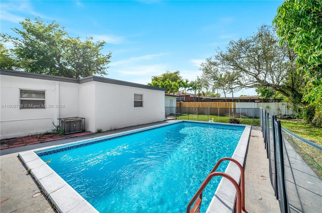 Active With Contract: $630,000 (4 beds, 2 baths, 1865 Square Feet)