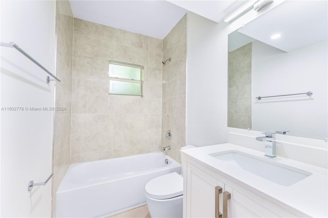 Recently Rented: $2,425 (2 beds, 1 baths, 745 Square Feet)