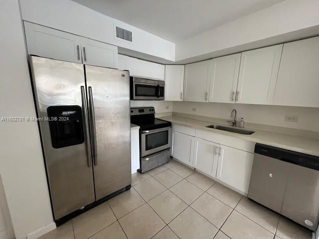 For Sale: $285,000 (2 beds, 1 baths, 749 Square Feet)