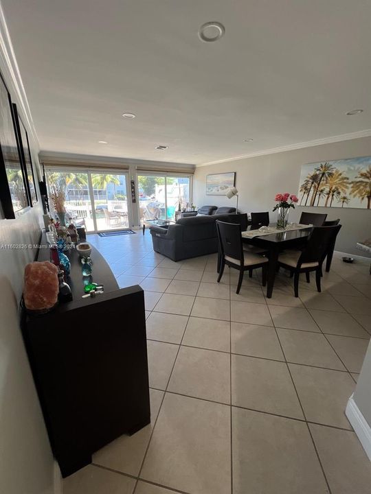 Recently Sold: $824,000 (2 beds, 2 baths, 1656 Square Feet)