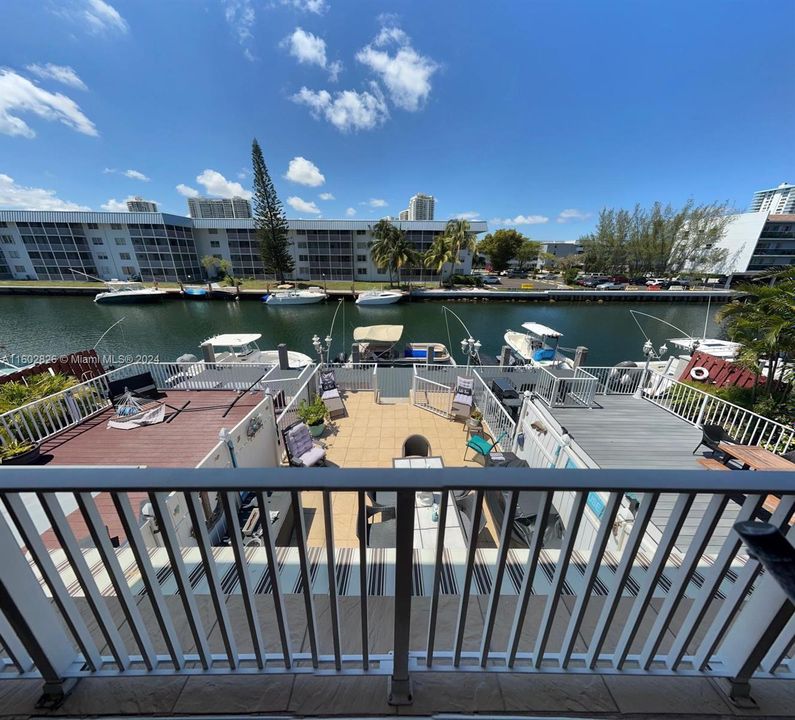 Recently Sold: $824,000 (2 beds, 2 baths, 1656 Square Feet)