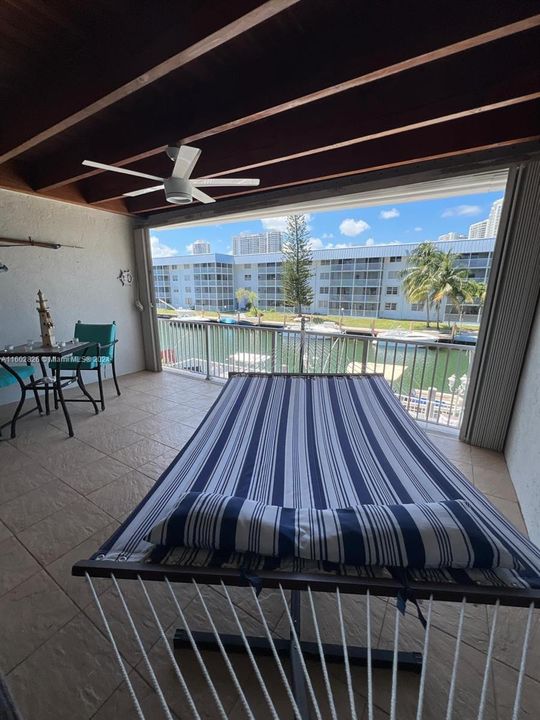 Recently Sold: $824,000 (2 beds, 2 baths, 1656 Square Feet)