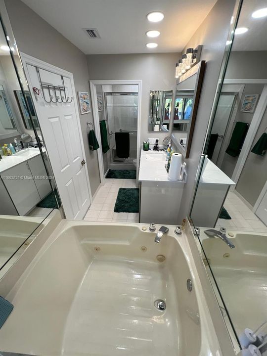 Recently Sold: $824,000 (2 beds, 2 baths, 1656 Square Feet)