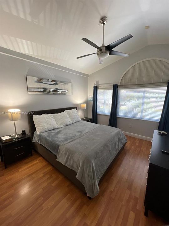 Recently Sold: $824,000 (2 beds, 2 baths, 1656 Square Feet)