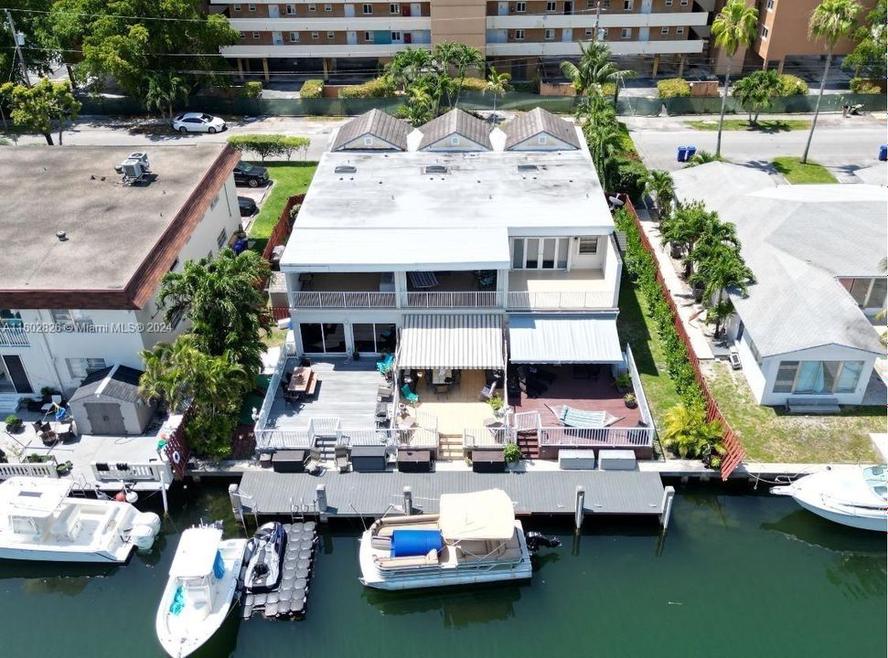 Recently Sold: $824,000 (2 beds, 2 baths, 1656 Square Feet)