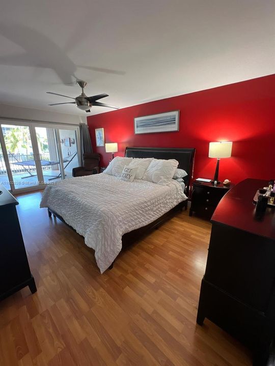 Recently Sold: $824,000 (2 beds, 2 baths, 1656 Square Feet)