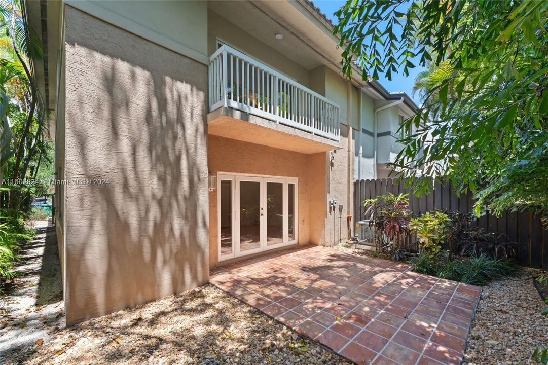 Active With Contract: $6,250 (3 beds, 2 baths, 2500 Square Feet)