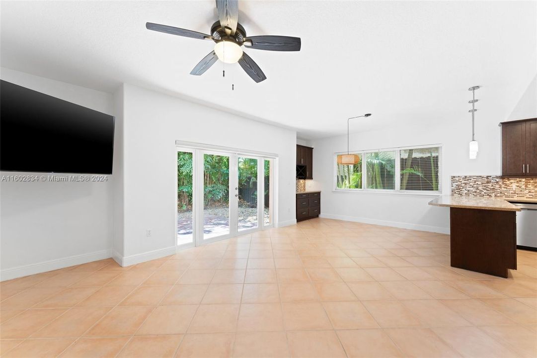 Active With Contract: $6,250 (3 beds, 2 baths, 2500 Square Feet)