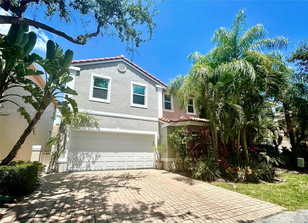 For Sale: $930,000 (3 beds, 2 baths, 1919 Square Feet)